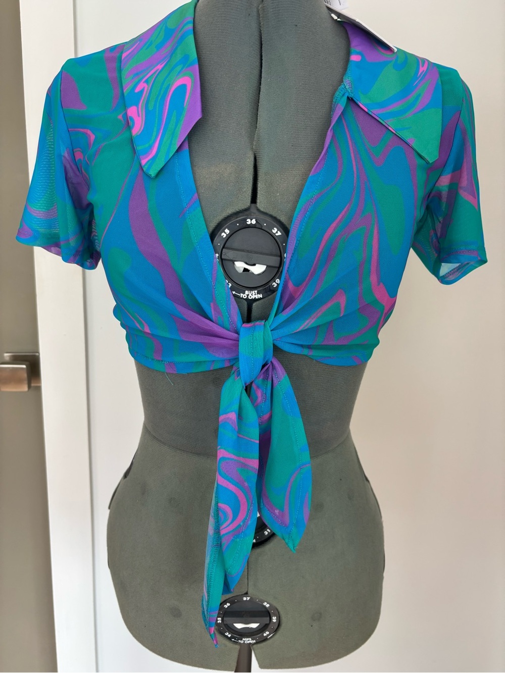 WeWoreWhat Mesh Tie-Front Crop Top NWT Paradise Marble Print Size Small